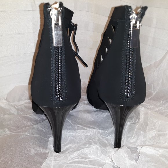 ((( Buy One Get One Free )) )(New)(Peekaboo Lace up Sandal Heel, Sizes 6 and 7. - Picture 2 of 8